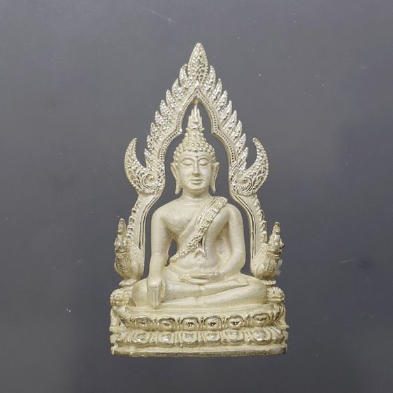 พระพุทธชินราช รุ่นมหาลาภ เนื้อเงิน พุทธาภิเษก ณ วัดพระศรีรัตนมหาธาตุวรมหาวิหาร พิษณุโลก พ.ศ.2540 พร้อมกล่องเดิม และการ์ดรับรอง รูปที่ 3