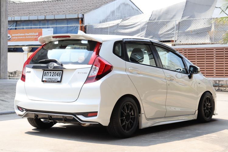 Honda Jazz 2019 1.5 V+ Sedan เบนซิน ไม่ติดแก๊ส เกียร์อัตโนมัติ ขาว รูปที่ 3