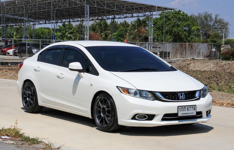 รถ Honda Civic 1.8 S i-VTEC สี ขาว