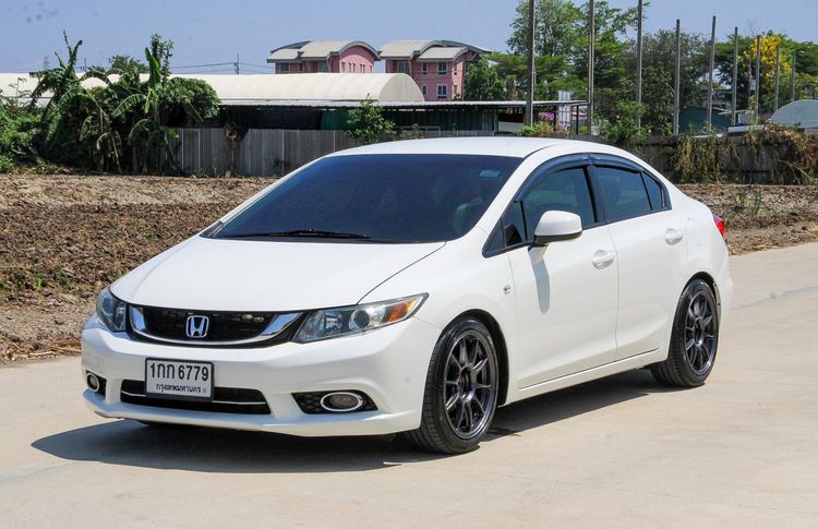 Honda Civic 2012 1.8 S i-VTEC Sedan เบนซิน ไม่ติดแก๊ส เกียร์อัตโนมัติ ขาว รูปที่ 2
