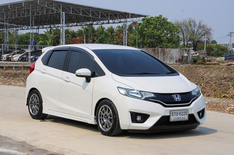 Honda Jazz 2016 1.5 SV i-VTEC Sedan เบนซิน ไม่ติดแก๊ส เกียร์อัตโนมัติ ขาว