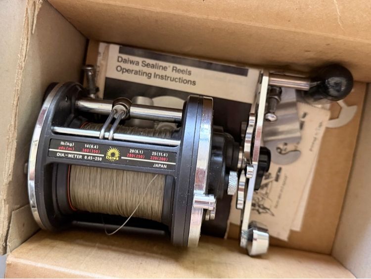 ไม่ระบุ อื่นๆ รอกตกปลาทะเล Daiwa Sealine 47SH