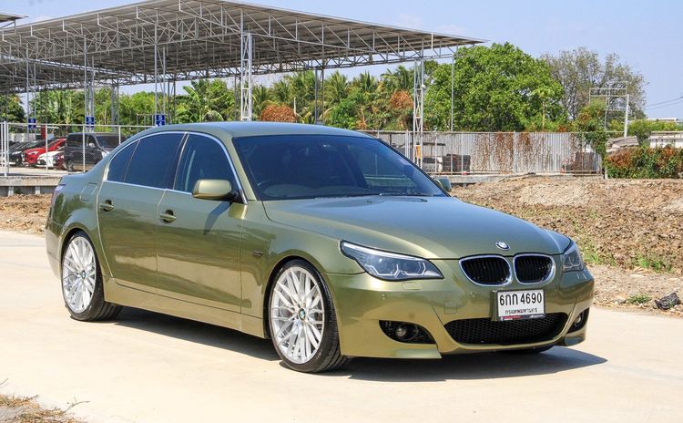 รถ BMW Series 5 525i สี เขียว