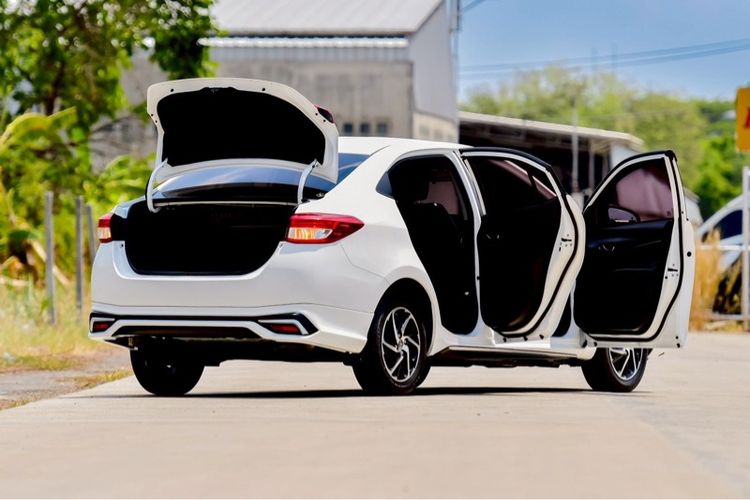 Toyota Yaris ATIV 2022 1.2 Sport Sedan เบนซิน ไม่ติดแก๊ส เกียร์อัตโนมัติ ขาว รูปที่ 3