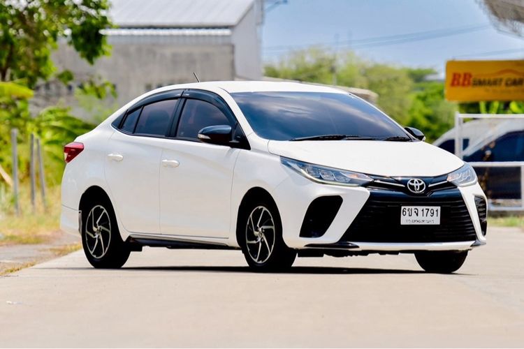 Toyota Yaris ATIV 2022 1.2 Sport Sedan เบนซิน ไม่ติดแก๊ส เกียร์อัตโนมัติ ขาว รูปที่ 4