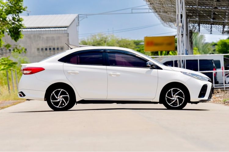 Toyota Yaris ATIV 2022 1.2 Sport Sedan เบนซิน ไม่ติดแก๊ส เกียร์อัตโนมัติ ขาว รูปที่ 2