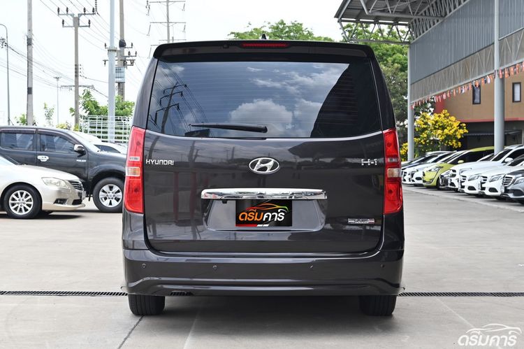 Hyundai H-1  2017 2.5 Deluxe Van ดีเซล ไม่ติดแก๊ส เกียร์อัตโนมัติ น้ำตาล รูปที่ 4