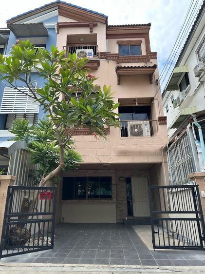 Townhome  ทำเลเหม่งจ๋าย – ลาดพร้าว 80 บ้านสวย บรรยากาศดี เงียบสงบ เป็นส่วนตัว เหมาะสำหรับอยู่อาศัยหรือทำ Home Office  หลังมุม พร้อมอยู่