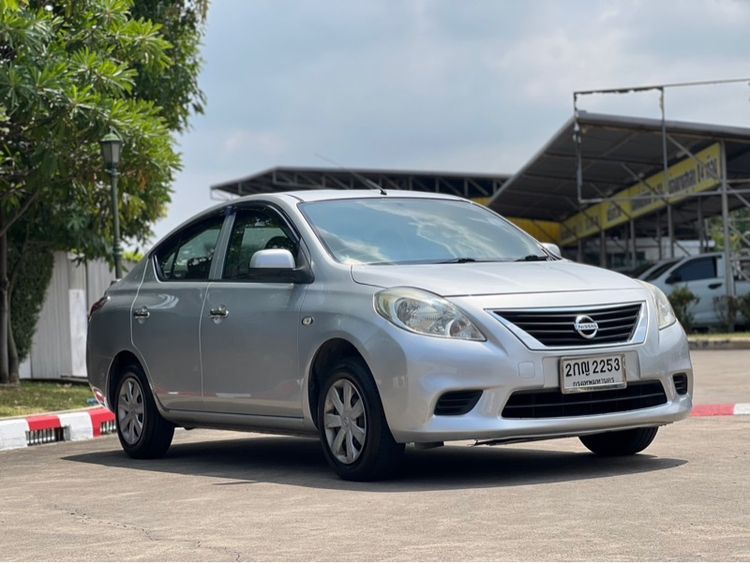 รถ Nissan Almera 1.2 E สี เทา