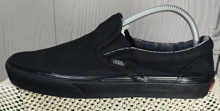 รองเท้า💥VANS Slip - On💥ของแท้‼️สีดำ ล้วนทั้งคู่‼️พื้นเดิม นิ่ม สวยๆ เดิม สภาพดี💥ไซร์ 42 รูปที่ 4
