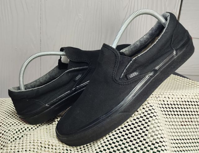 รองเท้า💥VANS Slip - On💥ของแท้‼️สีดำ ล้วนทั้งคู่‼️พื้นเดิม นิ่ม สวยๆ เดิม สภาพดี💥ไซร์ 42 รูปที่ 11