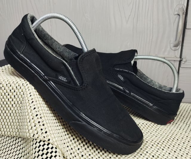 รองเท้า💥VANS Slip - On💥ของแท้‼️สีดำ ล้วนทั้งคู่‼️พื้นเดิม นิ่ม สวยๆ เดิม สภาพดี💥ไซร์ 42 รูปที่ 12