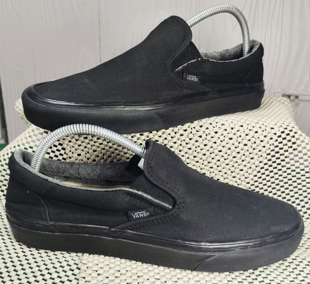 รองเท้า💥VANS Slip - On💥ของแท้‼️สีดำ ล้วนทั้งคู่‼️พื้นเดิม นิ่ม สวยๆ เดิม สภาพดี💥ไซร์ 42 รูปที่ 2