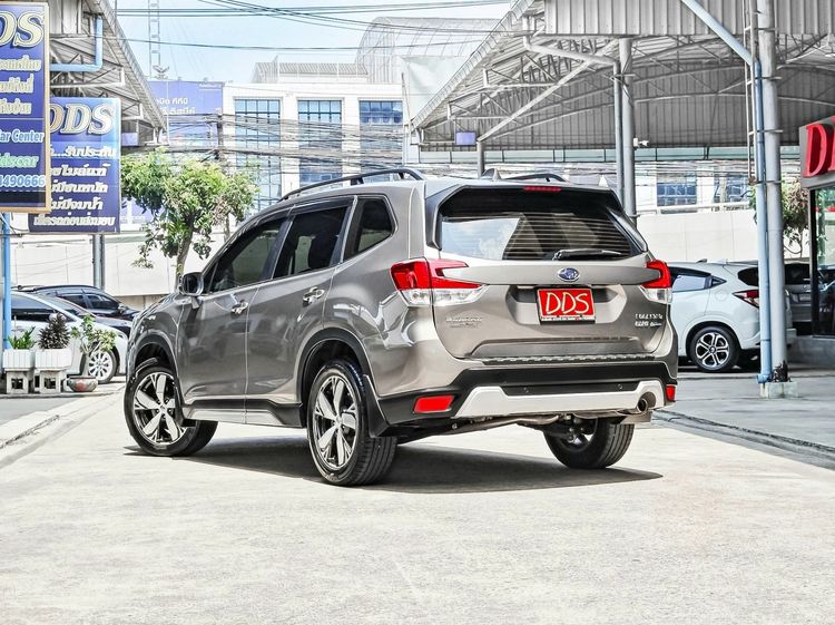 Subaru Forester 2020 2.0 i-S EyeSight Utility-car เบนซิน เกียร์อัตโนมัติ เขียว รูปที่ 2