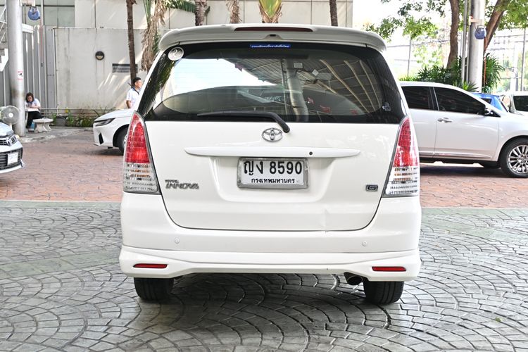 Toyota Innova 2011 2.0 G Utility-car เบนซิน ไม่ติดแก๊ส เกียร์อัตโนมัติ ขาว รูปที่ 4