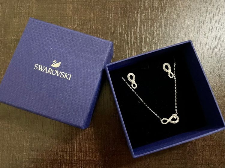 SWAROVSKI jewelry set