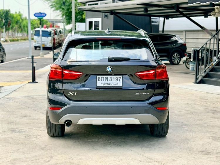 รถ BMW X1 2.0 sDrive18d xLine สี ดำ