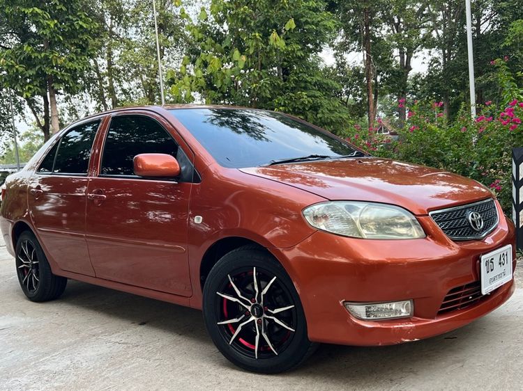 รถ Toyota Vios 1.5 E สี น้ำตาล