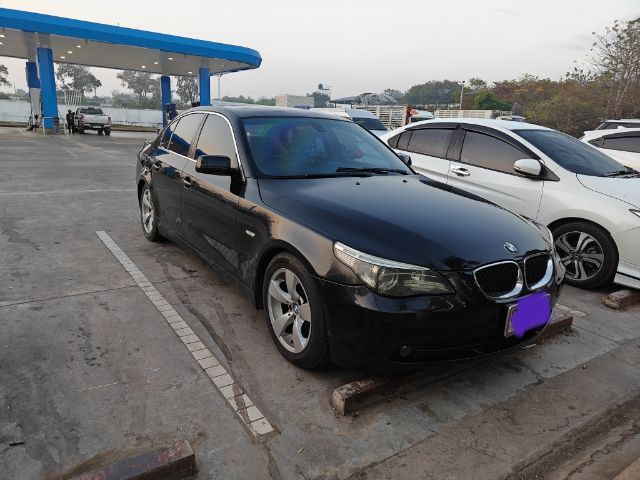 รถ BMW Series 5 520d สี ดำ