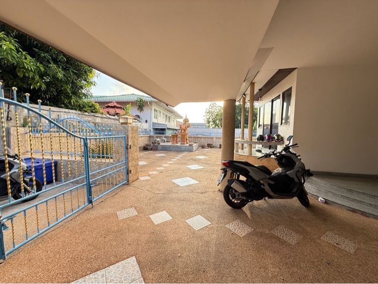 มีบางส่วน ใช่ ขายบ้านพัทยา รูปที่ 2