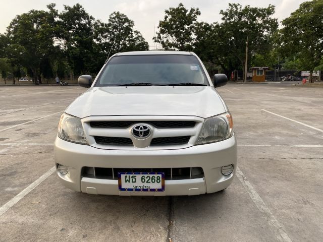 รถ Toyota Hilux Vigo 2.5 J สี เทา
