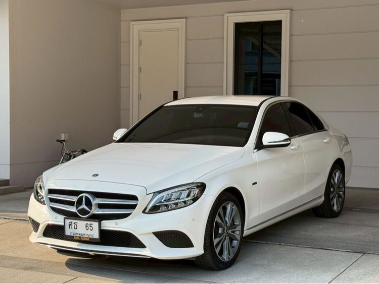 Mercedes-Benz C-Class 2020 C300 Sedan ปลั๊กอินไฮบริด (PHEV) ไม่ติดแก๊ส เกียร์อัตโนมัติ ขาว