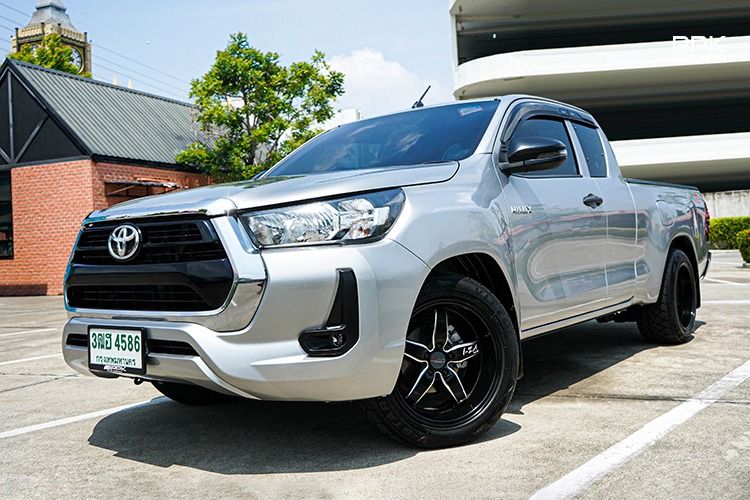 Toyota Hilux Revo 2024 Smart Cab 2.4 Entry Z Edition Pickup ดีเซล ไม่ติดแก๊ส เกียร์อัตโนมัติ เทา