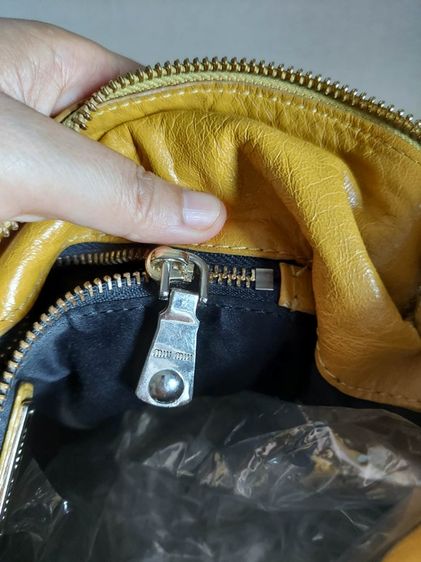 กระเป๋า miu miu โบว์ สีเหลือง รูปที่ 17