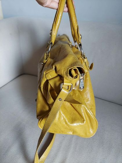 กระเป๋า miu miu โบว์ สีเหลือง รูปที่ 4
