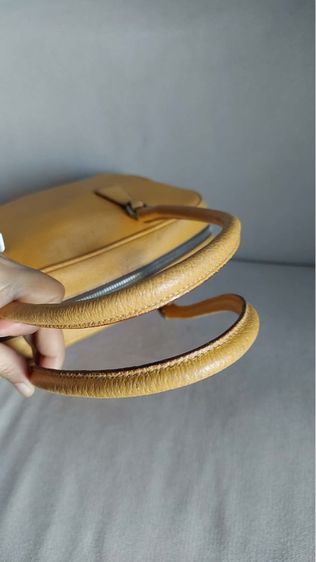 กระเป๋า Prada ของแท้ ทรงคล้องไหล่  สีเหลือง รูปที่ 7