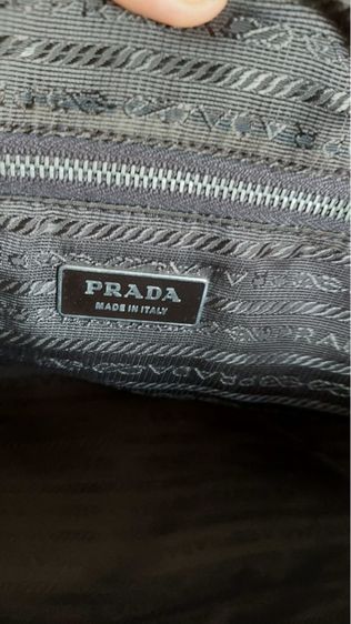 กระเป๋า Prada ของแท้ ทรงคล้องไหล่  สีเหลือง รูปที่ 17
