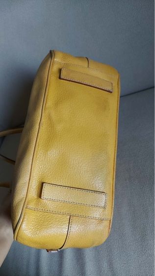 กระเป๋า Prada ของแท้ ทรงคล้องไหล่  สีเหลือง รูปที่ 6