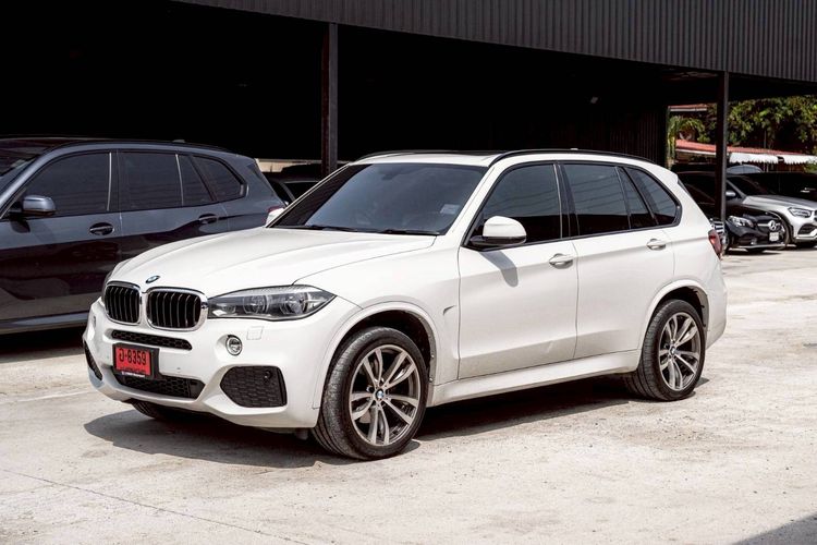 รถ BMW X5 3.0 xDrive30d M Sport 4WD สี ขาว
