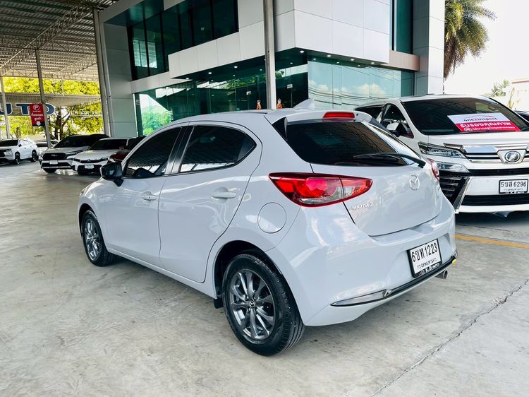 Mazda Mazda 2 2024 1.3 Skyactiv-G S Sports Sedan เบนซิน ไม่ติดแก๊ส เกียร์อัตโนมัติ เทา รูปที่ 4