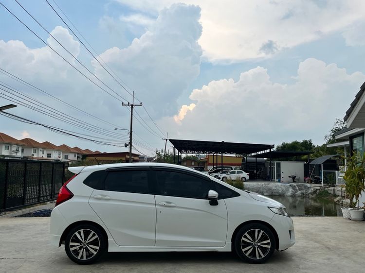 Honda Jazz 2016 1.5 SV i-VTEC Sedan เบนซิน ไม่ติดแก๊ส เกียร์อัตโนมัติ ขาว รูปที่ 4