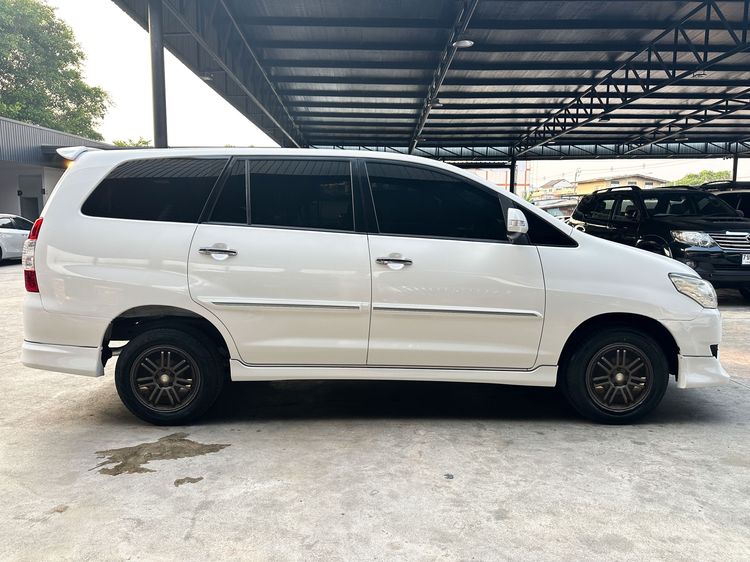 Toyota Innova 2012 2.0 V Utility-car เบนซิน เกียร์อัตโนมัติ ขาว รูปที่ 4
