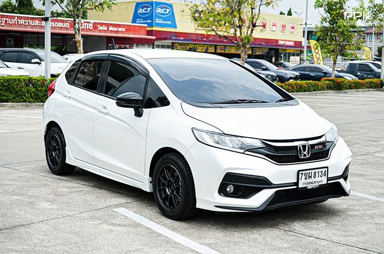 Honda Jazz 2020 1.5 RS i-VTEC Sedan เบนซิน ไม่ติดแก๊ส เกียร์อัตโนมัติ ขาว รูปที่ 3