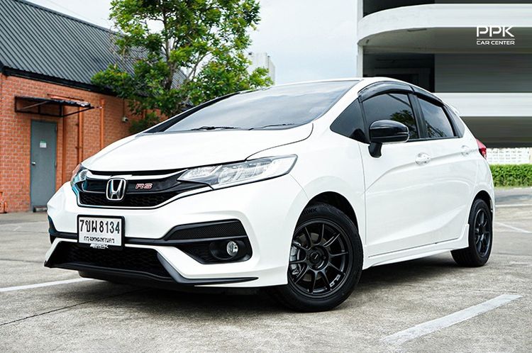 รถ Honda Jazz 1.5 RS i-VTEC สี ขาว