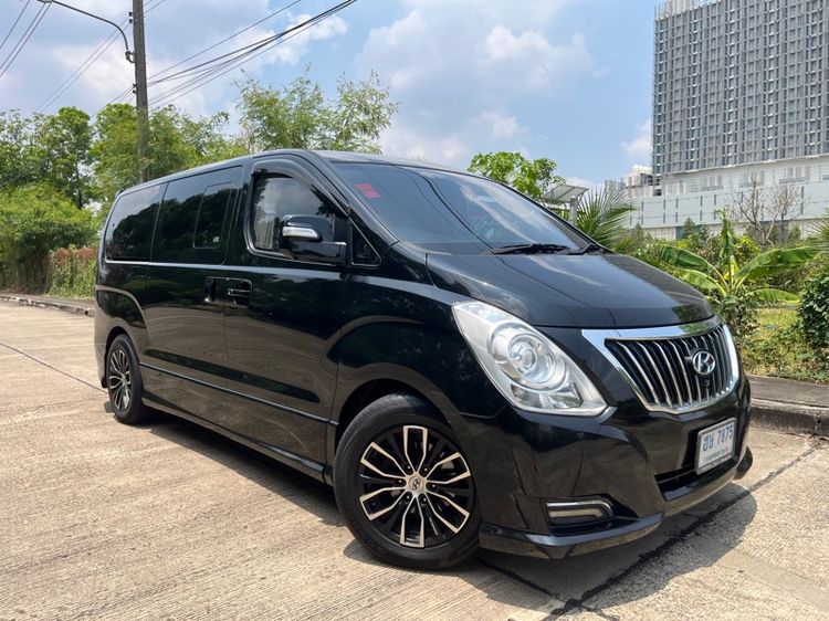 Hyundai H-1  2016 2.5 Deluxe ดีเซล ไม่ติดแก๊ส เกียร์อัตโนมัติ ดำ