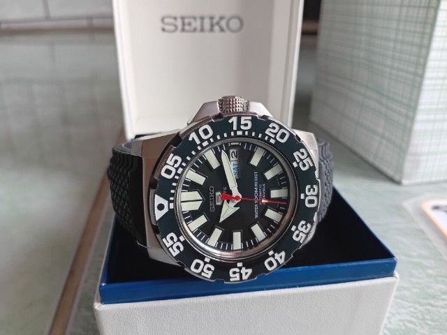 Seiko  สวยๆ มี 2 เรือน ครับ