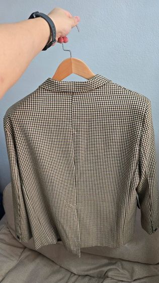 เสื้อสูทเกาหลี blazer oversize ลายตาราง ของ kins.​19 studio สยาม ใส่ได้ทั้งชายหญิง ไซส์ S ใส่ไปครั้งเดียวเท่านั้น (ซื้อมา 1090 บาท)​ รูปที่ 6