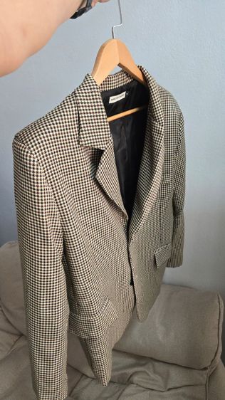 เสื้อสูทเกาหลี blazer oversize ลายตาราง ของ kins.​19 studio สยาม ใส่ได้ทั้งชายหญิง ไซส์ S ใส่ไปครั้งเดียวเท่านั้น (ซื้อมา 1090 บาท)​ รูปที่ 4