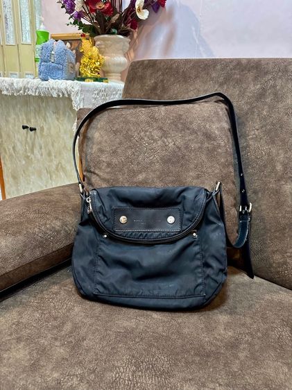 คือกระเป๋าสะพายข้าง Marc Jacobs รุ่น Preppy Nylon Mini Natasha สีดำ.