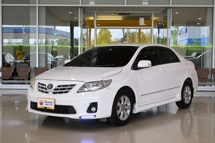 รถ Toyota Altis 1.6 E CNG สี ขาว