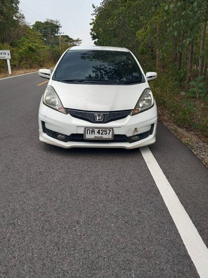 รถ Honda Jazz 1.5 V VTEC สี ขาว