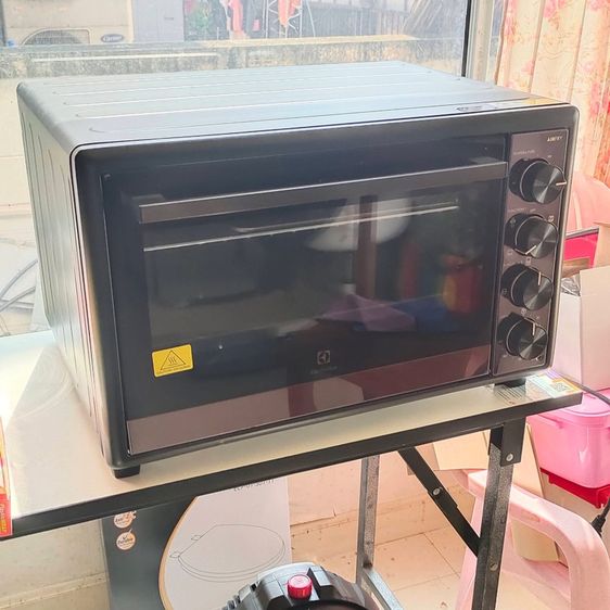 อุปกรณ์เบเกอรี่ เตาอบ Electrolux 56ลิตร