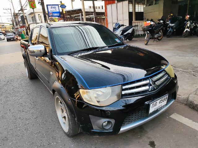 รถ Mitsubishi Triton 2.5 GLX สี ดำ