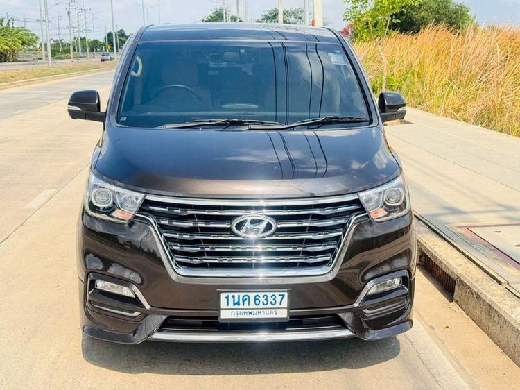 Hyundai H-1  2020 2.5 Deluxe Van ดีเซล ไม่ติดแก๊ส เกียร์อัตโนมัติ ดำ รูปที่ 2