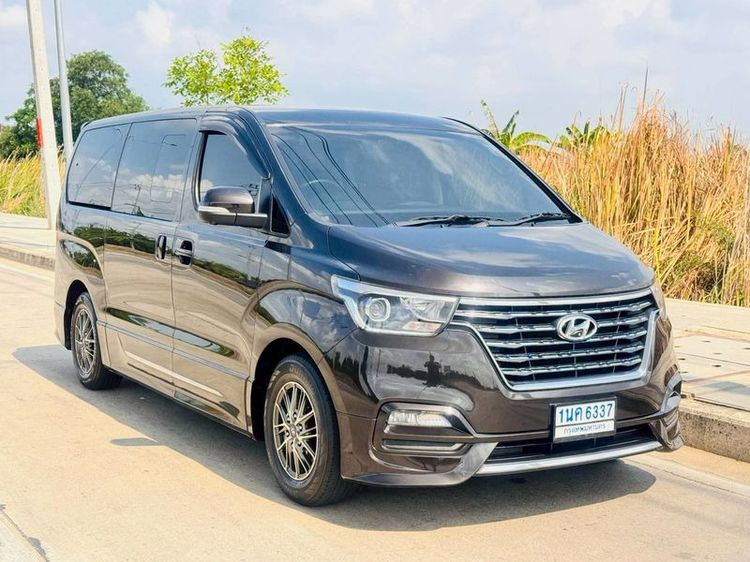 รถ Hyundai H-1  2.5 Deluxe สี ดำ