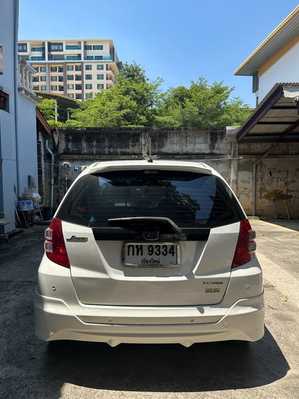 Honda Jazz 2008 1.5 V i-VTEC Sedan เบนซิน เกียร์อัตโนมัติ ขาว รูปที่ 3